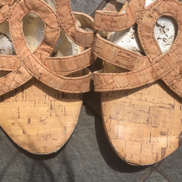 Bandolino wedge sandals cork styled accents - Picture 2 of 5